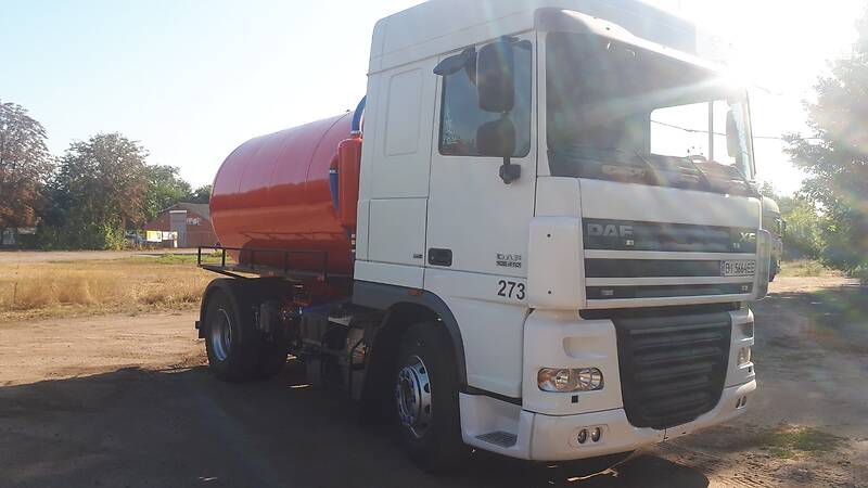 Машина ассенизатор (вакуумная) DAF XF 105 2008 в Лубнах