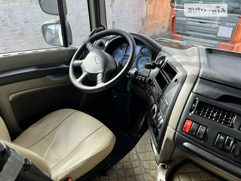 Тягач DAF XF 105 2012 в Умани