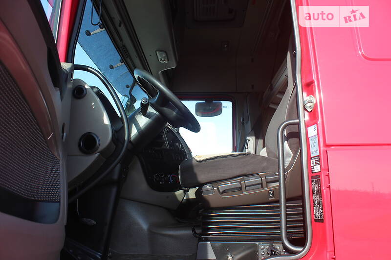 Тягач DAF XF 105 2012 в Хусте