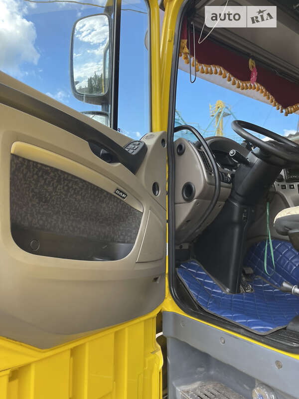 Тягач DAF XF 105 2009 в Лановцах