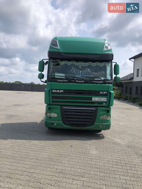 Тягач DAF XF 105 2008 в Львове