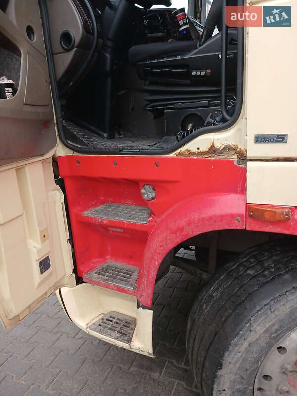 Тягач DAF XF 105 2006 в Львові