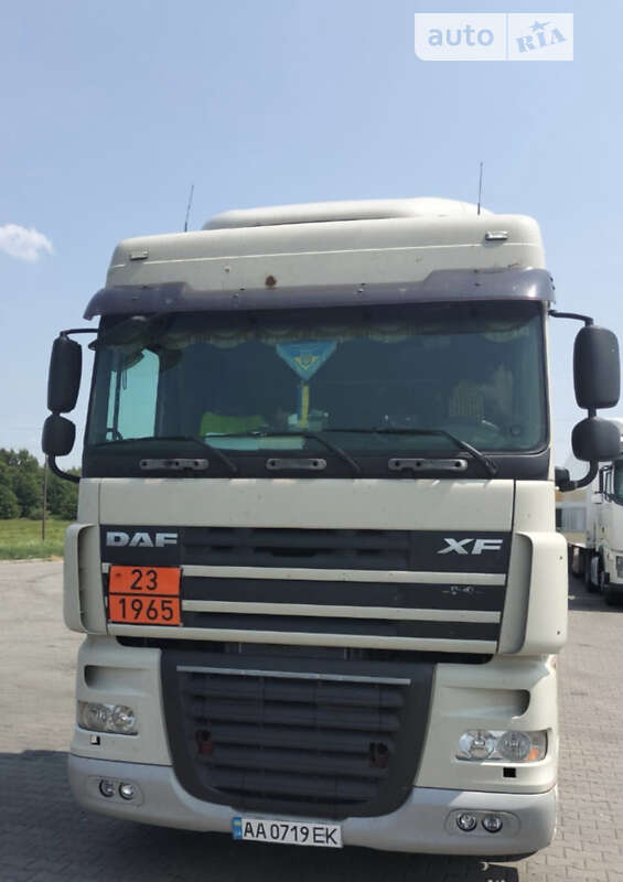 Тягач DAF XF 105 2008 в Киеве