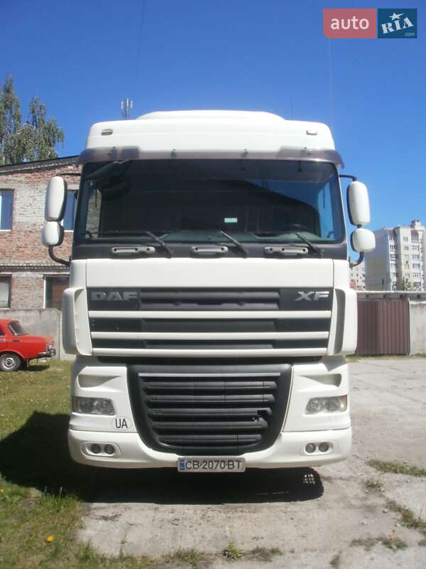 Тягач DAF XF 105 2009 в Чернигове