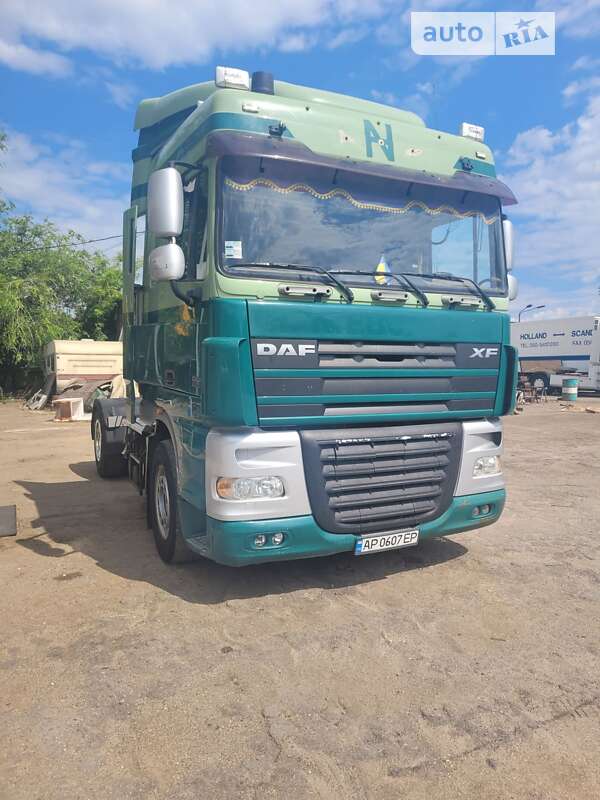 Тягач DAF XF 105 2006 в Запоріжжі