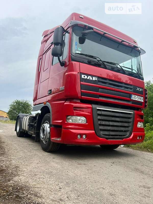 Тягач DAF XF 105 2013 в 