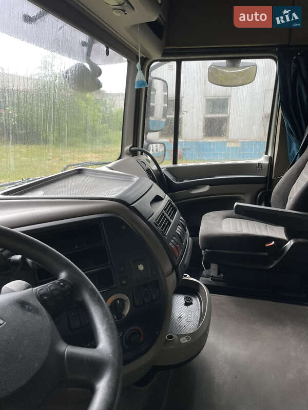 Тягач DAF XF 105 2011 в Волочиську