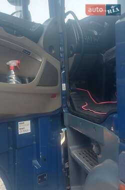 Тягач DAF XF 105 2011 в 