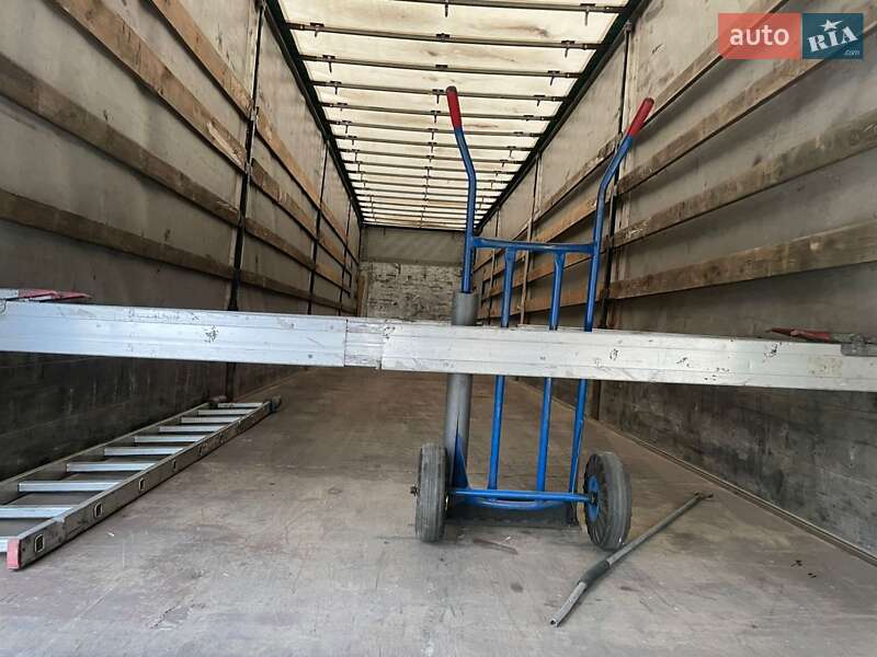Тягач DAF XF 105 2009 в Ровно