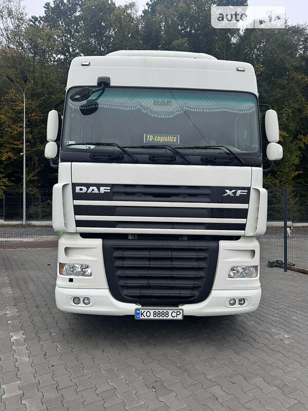 Тягач DAF XF 105 2010 в Львове