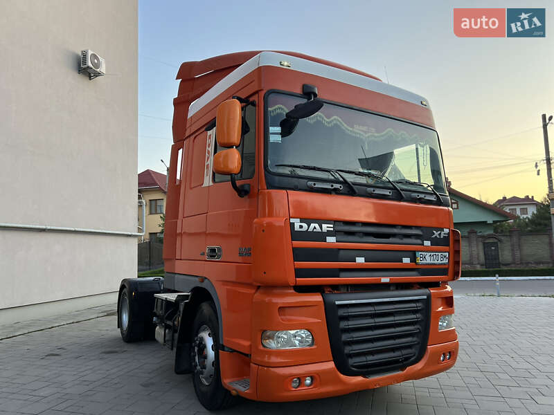 Тягач DAF XF 105 2007 в Ровно