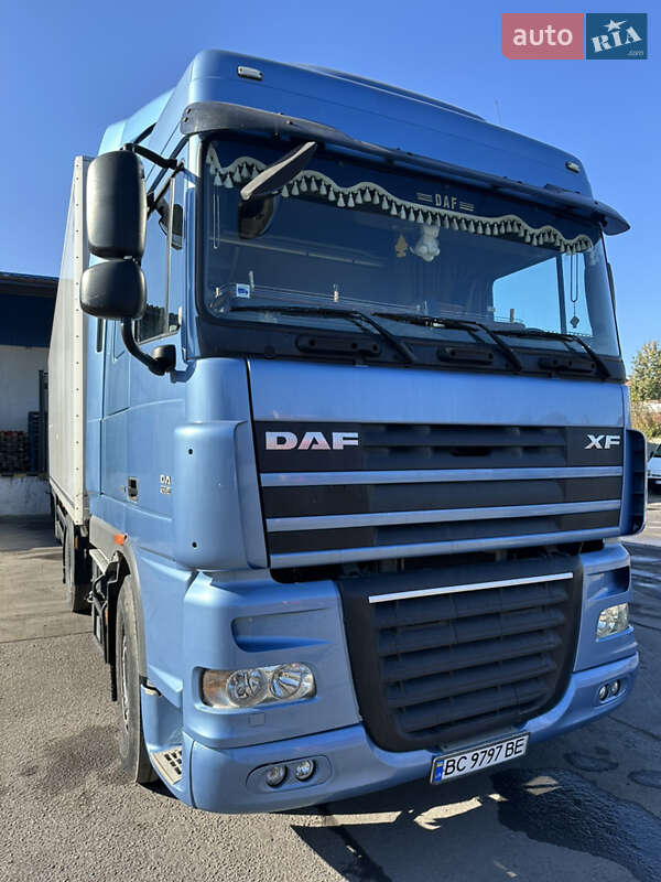 Тягач DAF XF 105 2011 в Львове