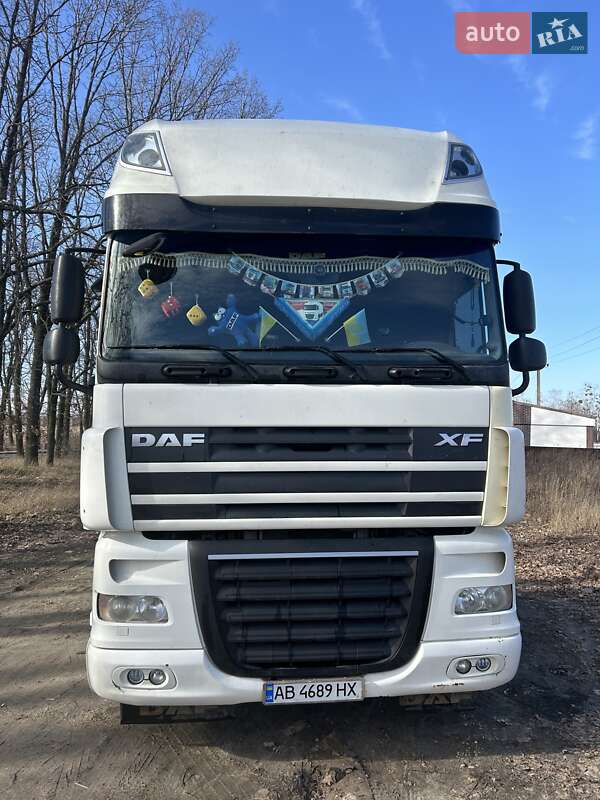 Тягач DAF XF 105 2009 в Киеве