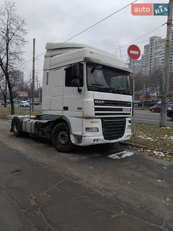 Тягач DAF XF 105 2010 в Киеве