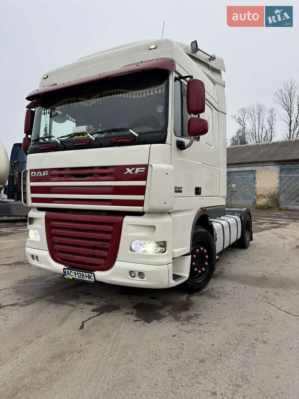 Тягач DAF XF 105 2011 в 