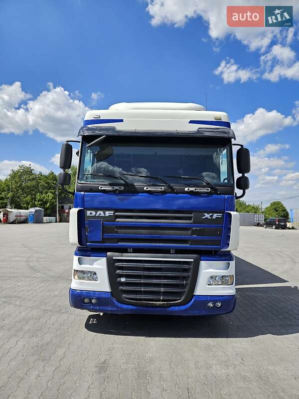 Тягач DAF XF 105 2007 в Черновцах
