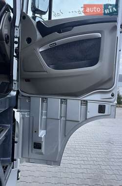 Тягач DAF XF 105 2006 в 