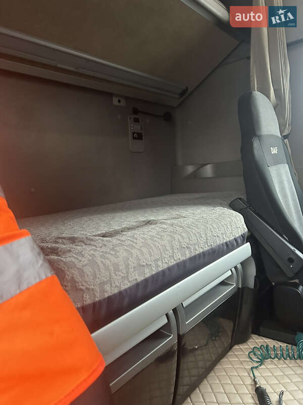 Тягач DAF XF 105 2008 в Ужгороде