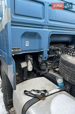 Тягач DAF XF 105 2011 в 