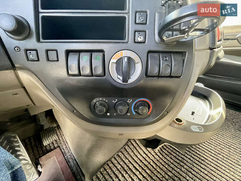 Тягач DAF XF 105 2013 в Киеве