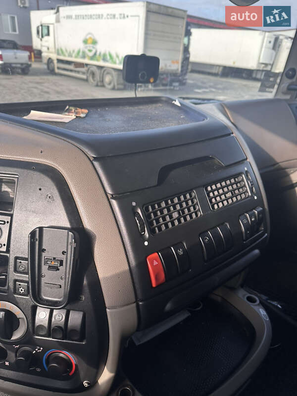 Тягач DAF XF 105 2011 в Городке