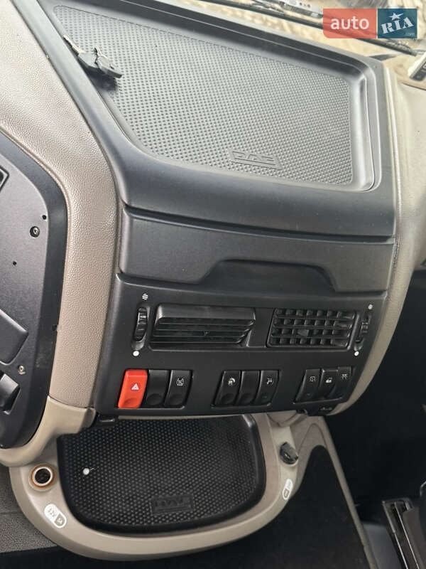 Вантажний фургон DAF XF 105 2013 в Мукачевому