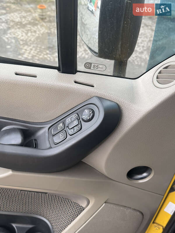 Вантажний фургон DAF XF 105 2013 в Мукачевому