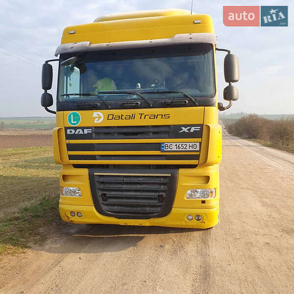 Тягач DAF XF 105 2010 в 