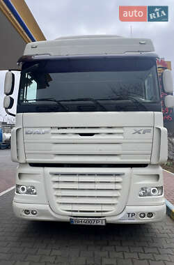Контейнеровоз DAF XF 105 2011 в 