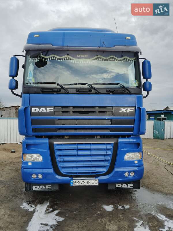 Тягач DAF XF 105 2010 в 