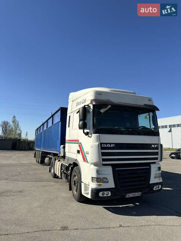 Тягач DAF XF 105 2010 в 