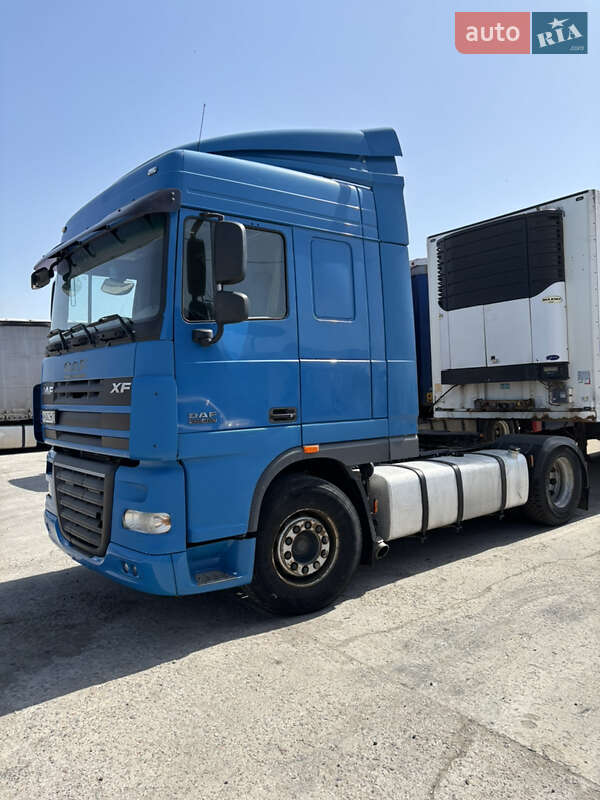 Тягач DAF XF 105 2010 в Обухові