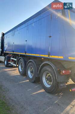 Зерновоз DAF XF 105 2012 в 