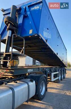 Зерновоз DAF XF 105 2012 в 