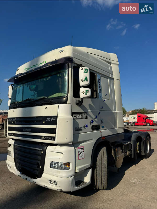 Тягач DAF XF 105 2013 в 
