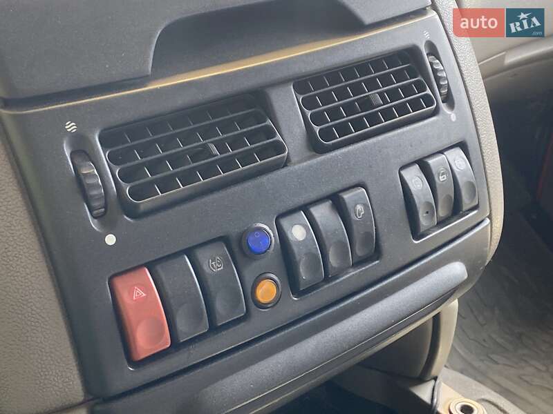 Тягач DAF XF 105 2007 в Рівному