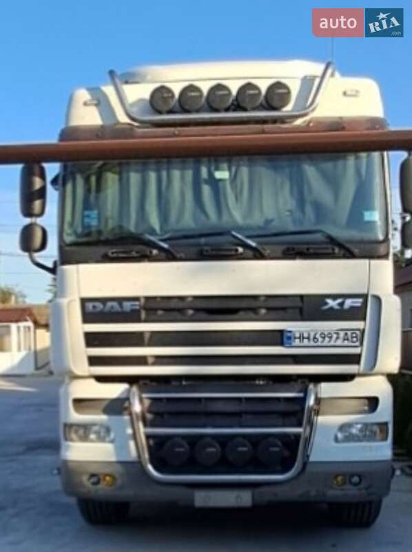 Тягач DAF XF 105 2009 в Болграде