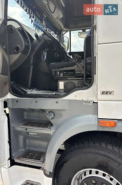 Тягач DAF XF 105 2011 в 