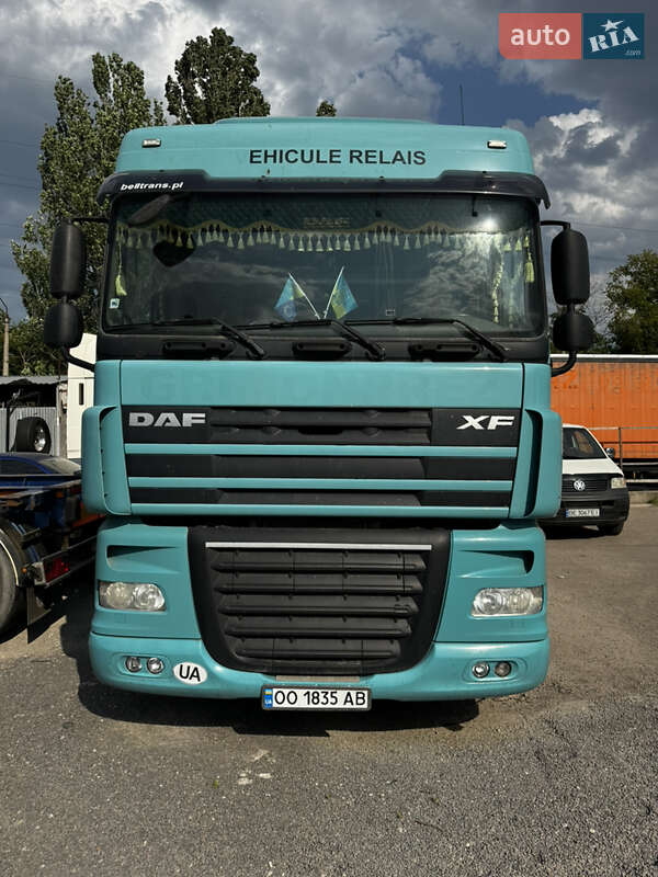 Контейнеровоз DAF XF 105 2013 в 