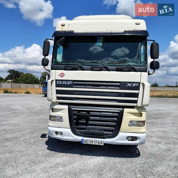 Тягач DAF XF 105 2012 в 