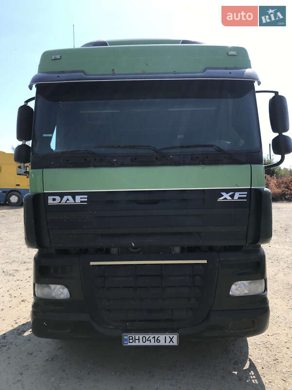 Тягач DAF XF 105 2011 в 