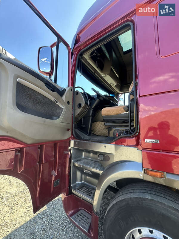 Тягач DAF XF 105 2007 в Новоселиці
