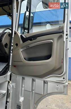 Тягач DAF XF 105 2011 в 
