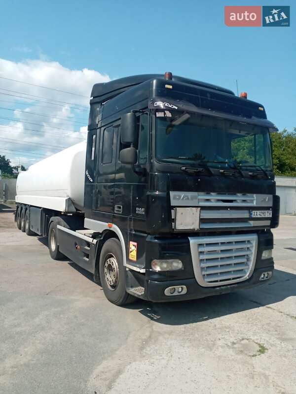 Бензовоз DAF XF 105 2010 в Киеве