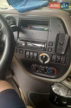 Тягач DAF XF 105 2006 в 