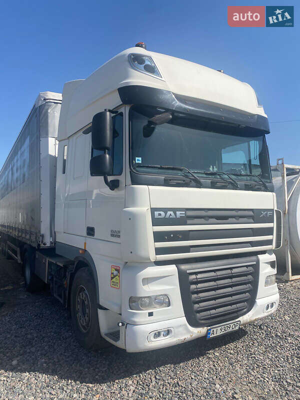 Тягач DAF XF 105 2011 в Гореничах