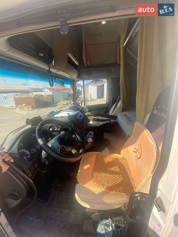 Тягач DAF XF 105 2011 в Гореничах
