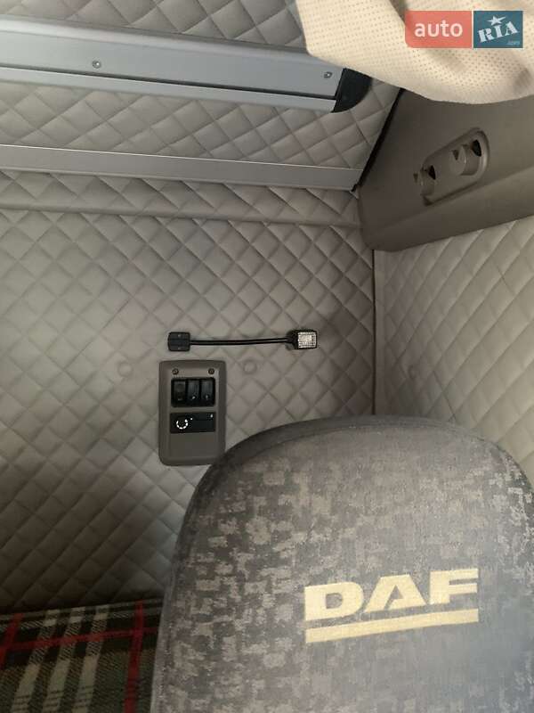 Тягач DAF XF 105 2010 в Харкові