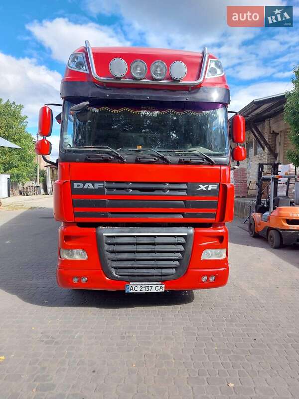 Тягач DAF XF 105 2010 в 