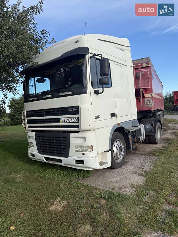 Зерновоз DAF XF 105 2005 в Пирятине